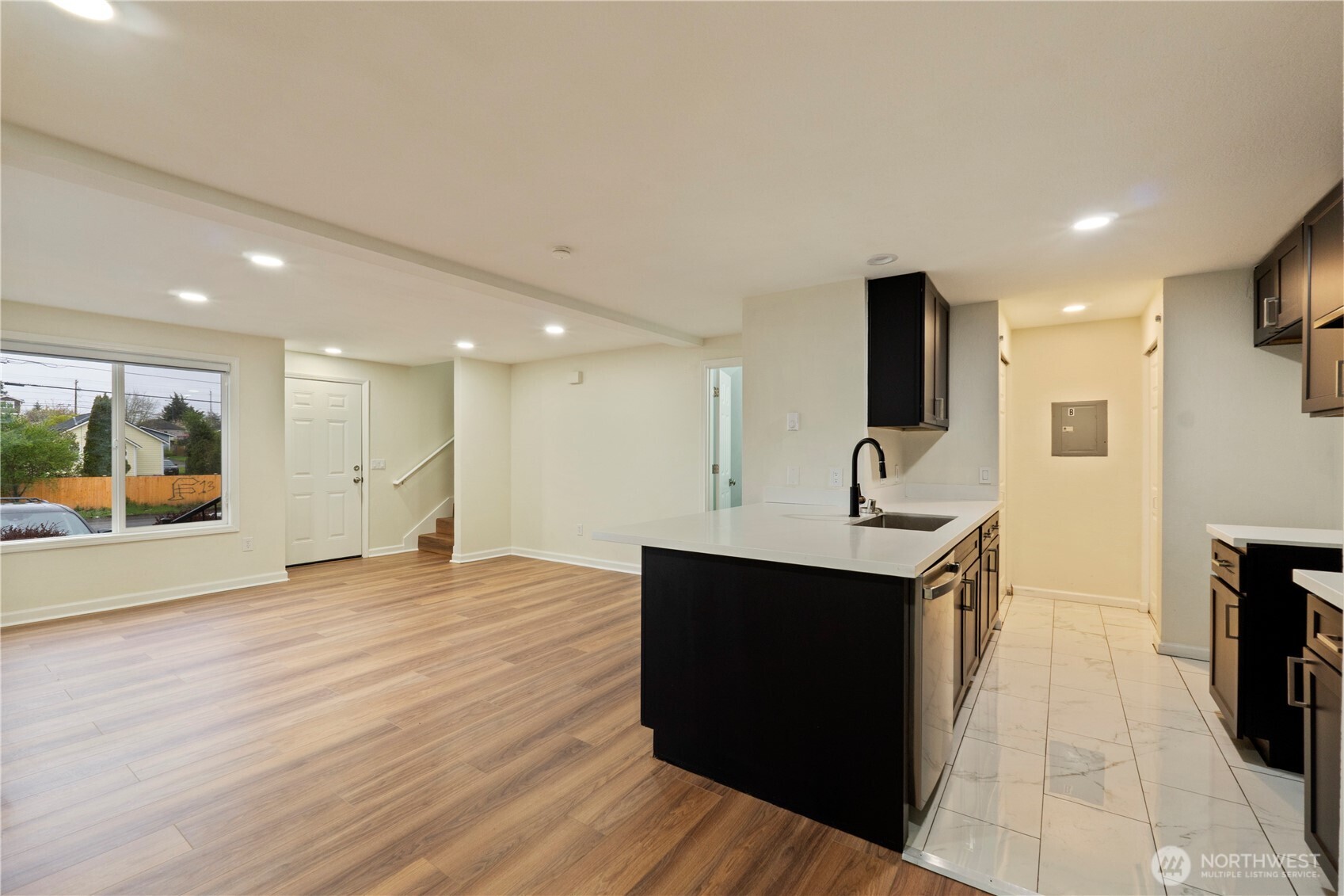 2902 13th Street #3B, Everett, WA 98201-1883