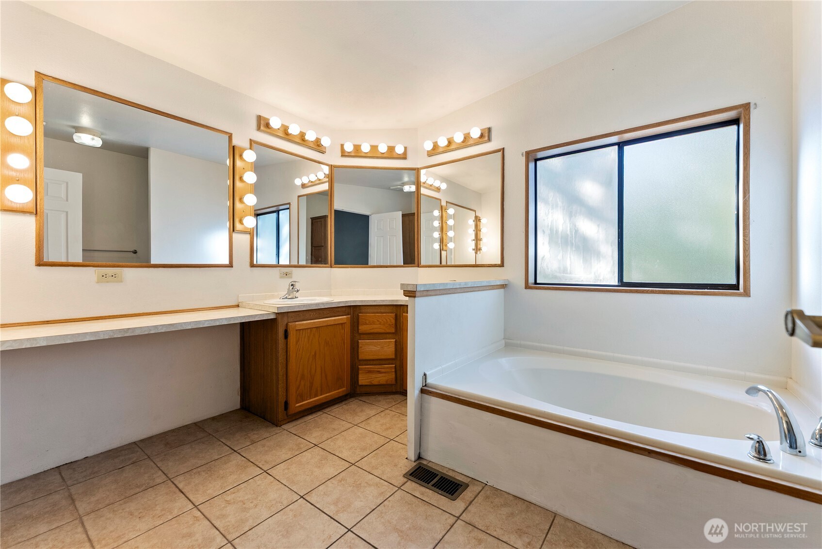 1221 Riverside Avenue , Twisp, WA 98856