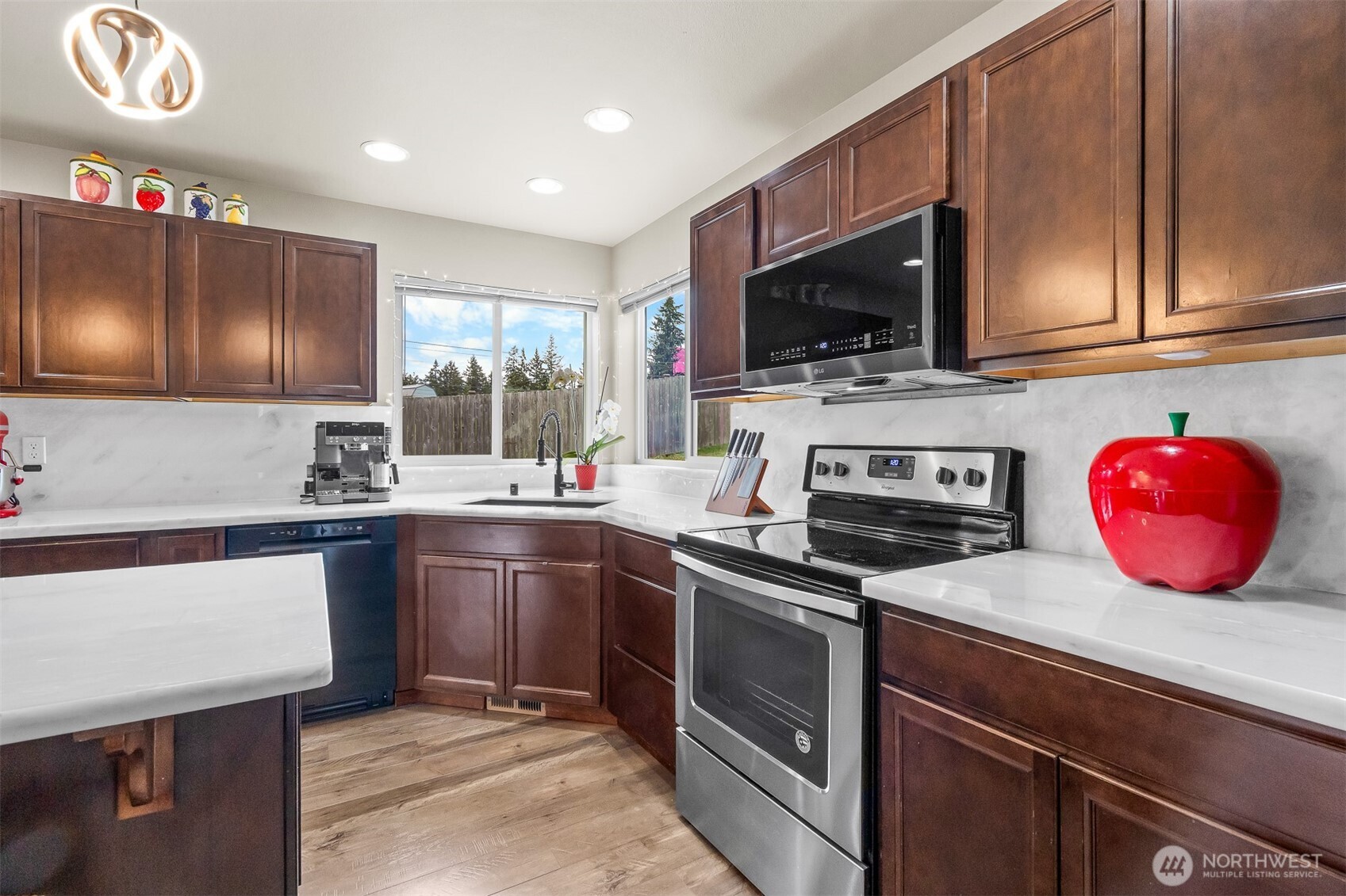 104 Lillian Lane SE, Rainier, WA 98576