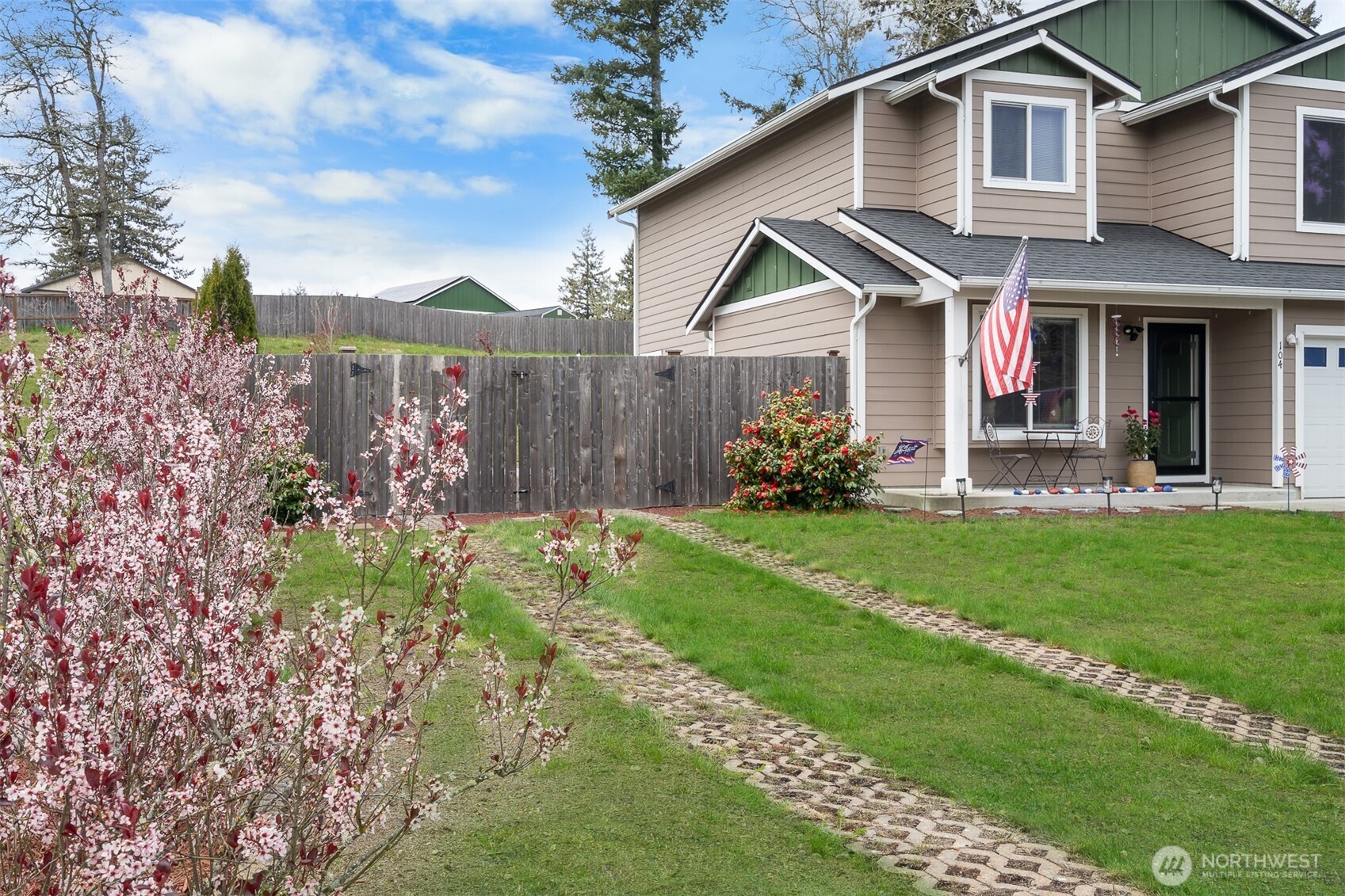 104 Lillian Lane SE, Rainier, WA 98576