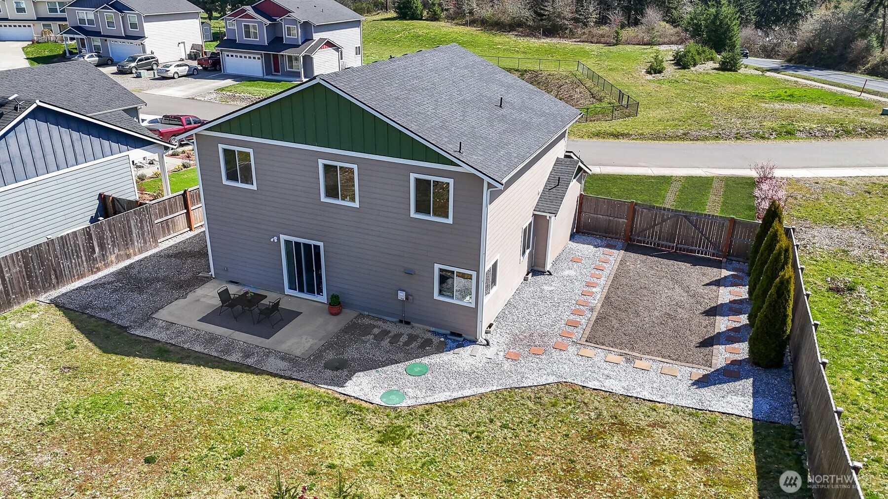 104 Lillian Lane SE, Rainier, WA 98576