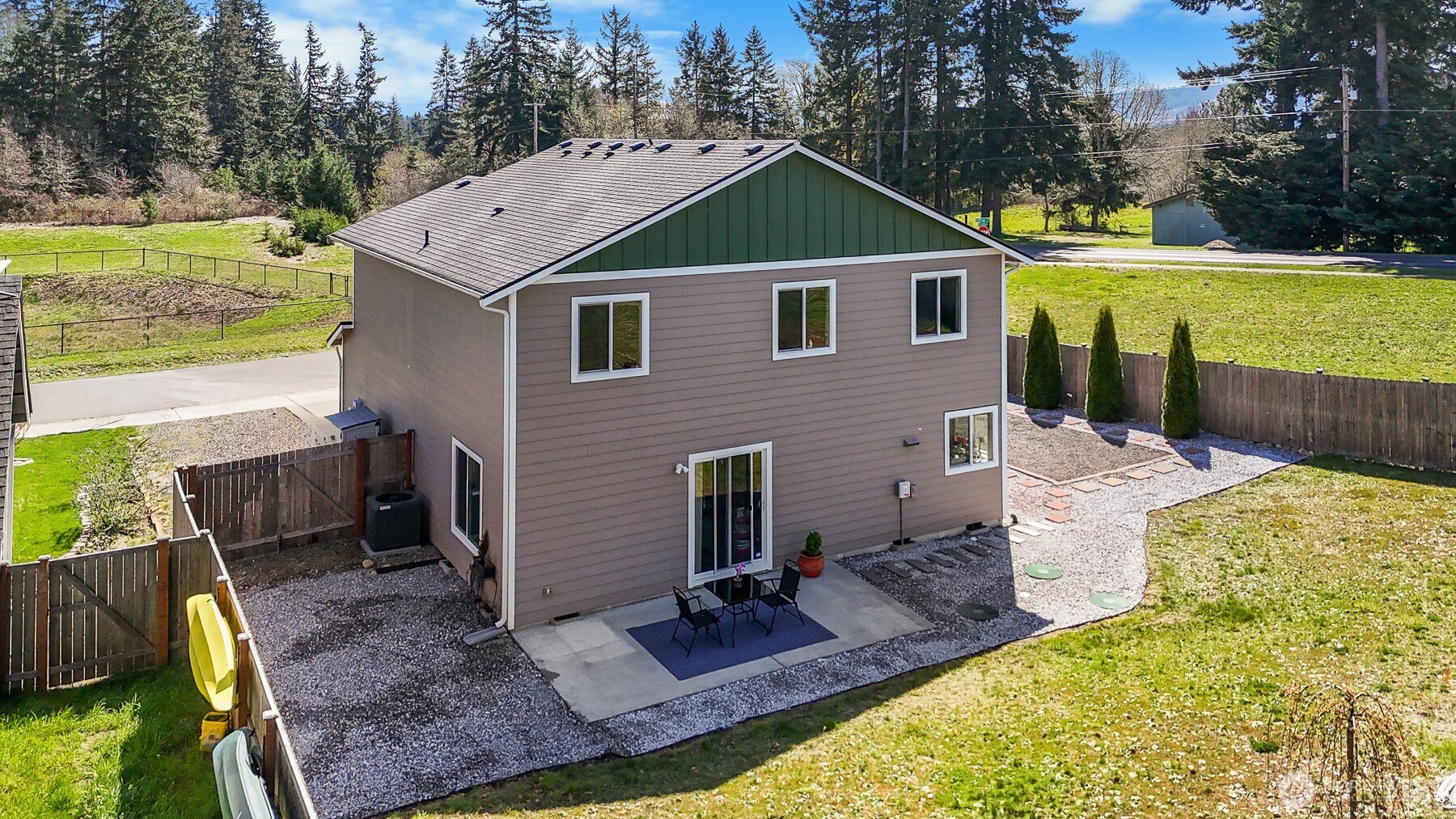 104 Lillian Lane SE, Rainier, WA 98576