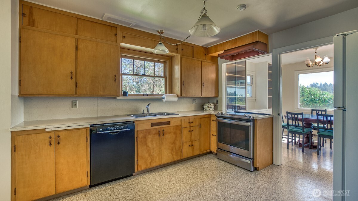 445 Point Lawrence Road , Orcas Island, WA 98245