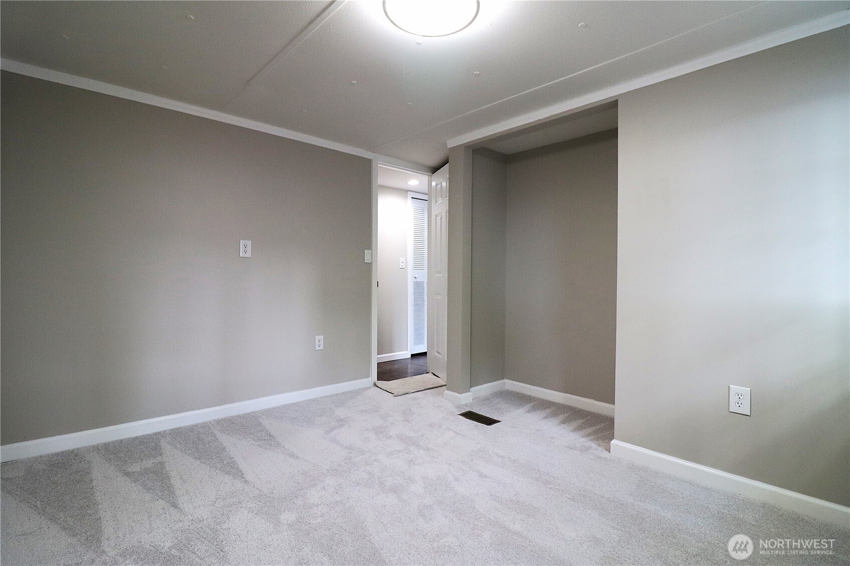 401 37th Street SE #104, Auburn, WA 98002