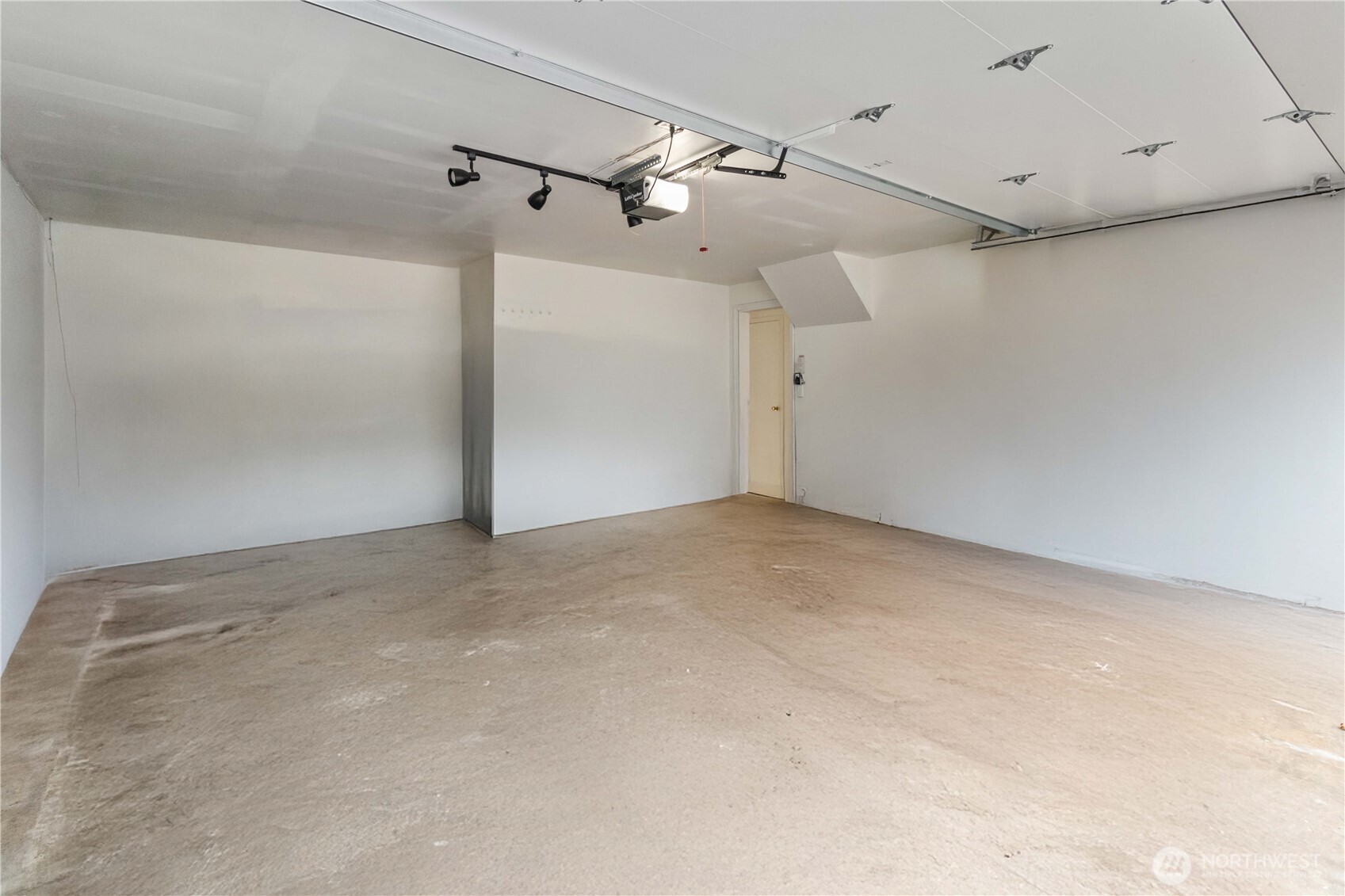 10513 SE 250th Place #F103, Kent, WA 98030