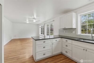 10513 SE 250th Place #F103, Kent, WA 98030 - Photo 11