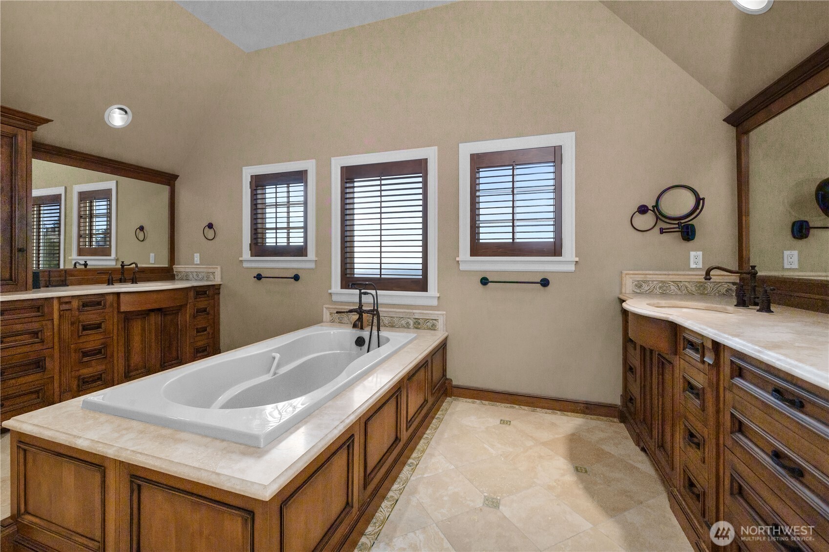 3169 NE Harrison Street , Issaquah, WA 98029