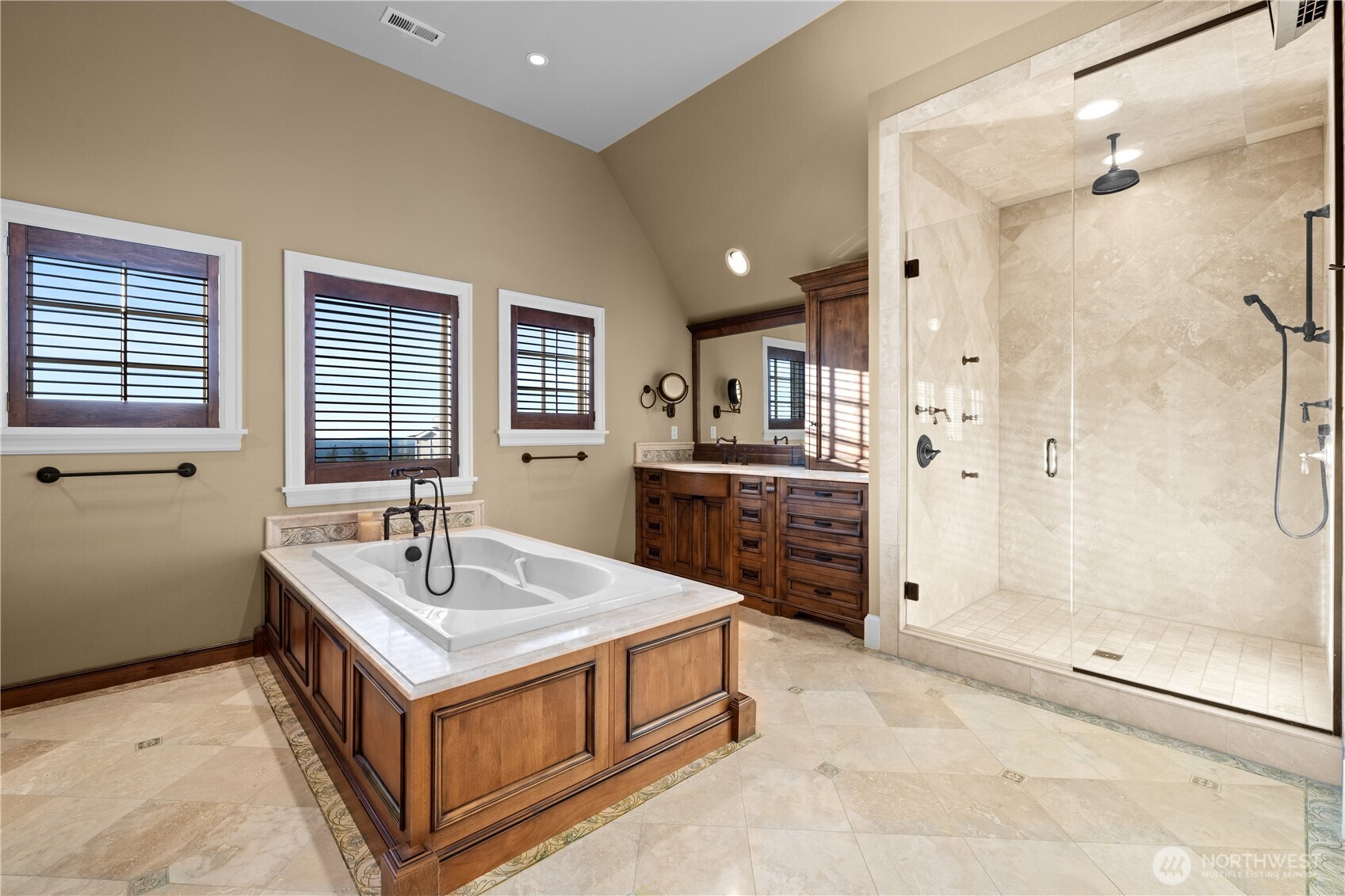 3169 NE Harrison Street , Issaquah, WA 98029