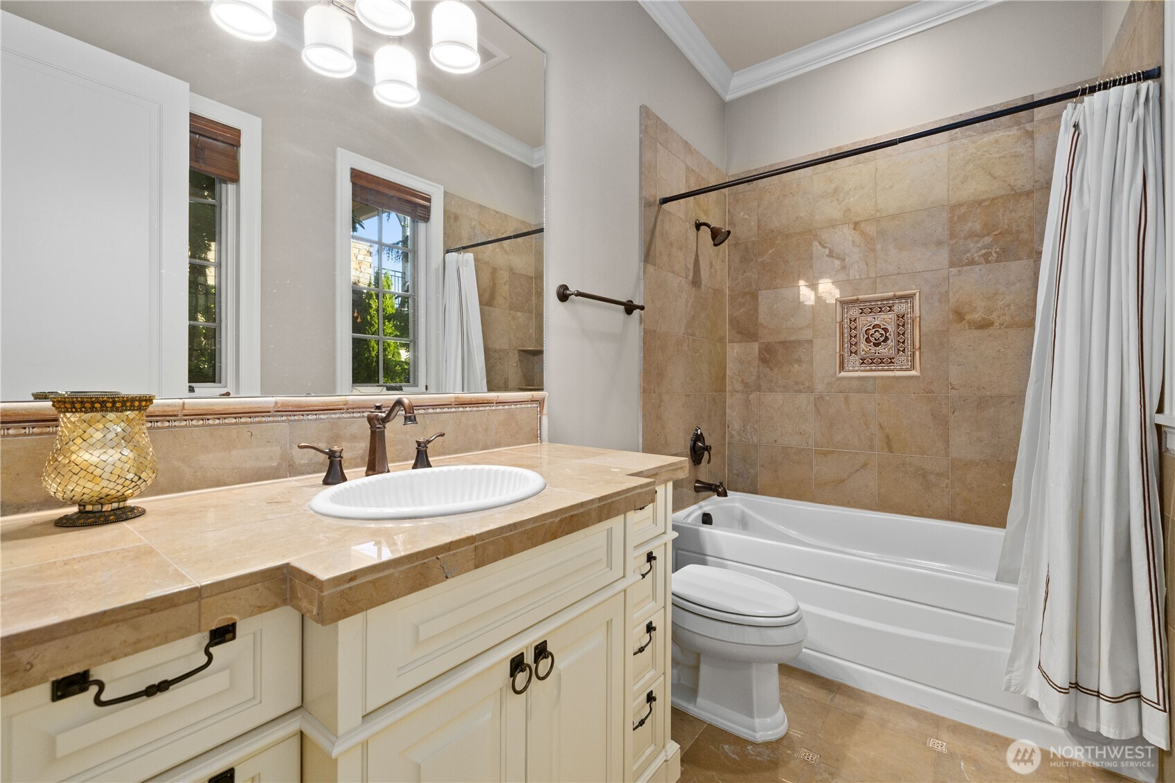 3169 NE Harrison Street , Issaquah, WA 98029