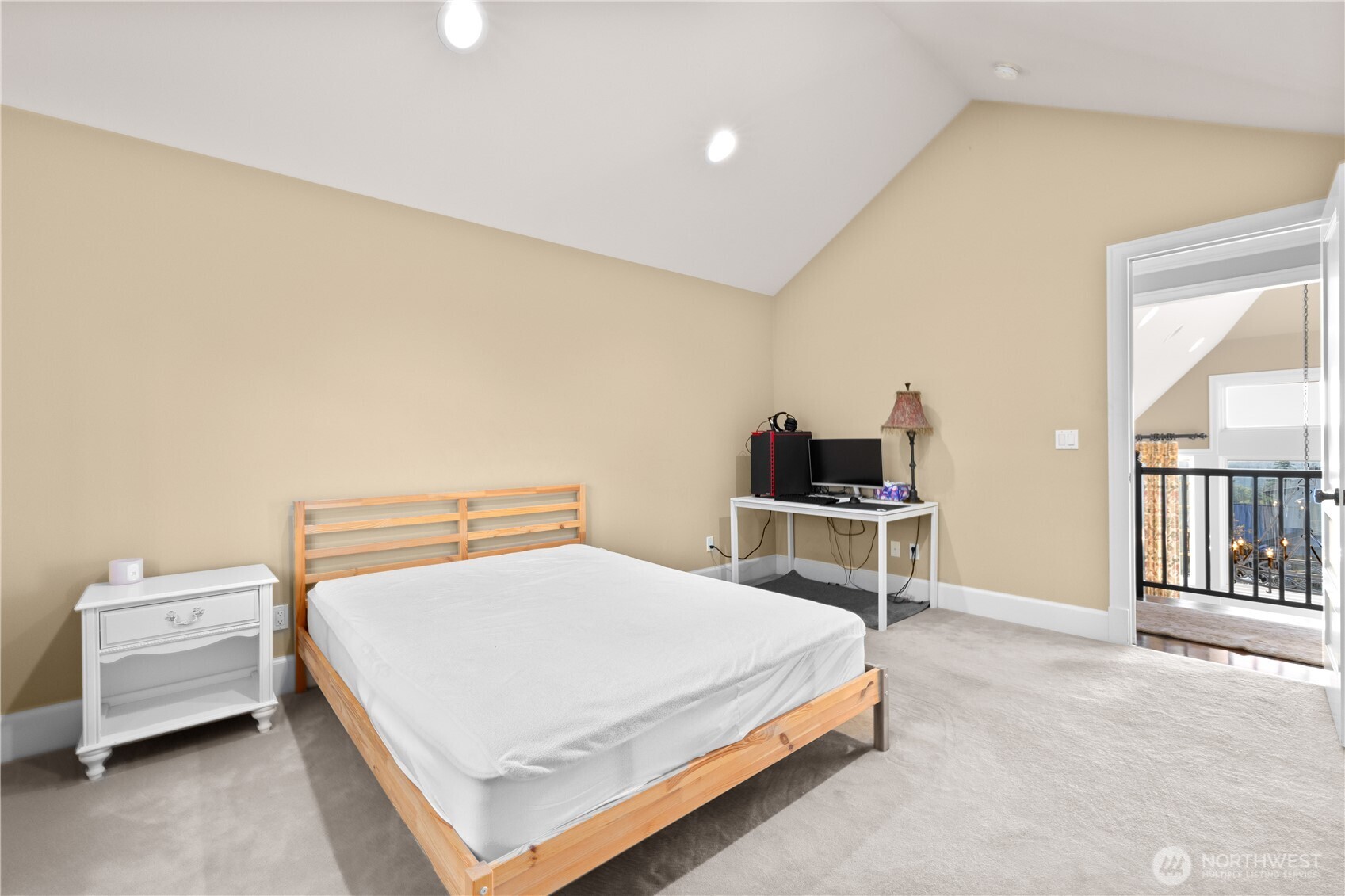 3169 NE Harrison Street , Issaquah, WA 98029