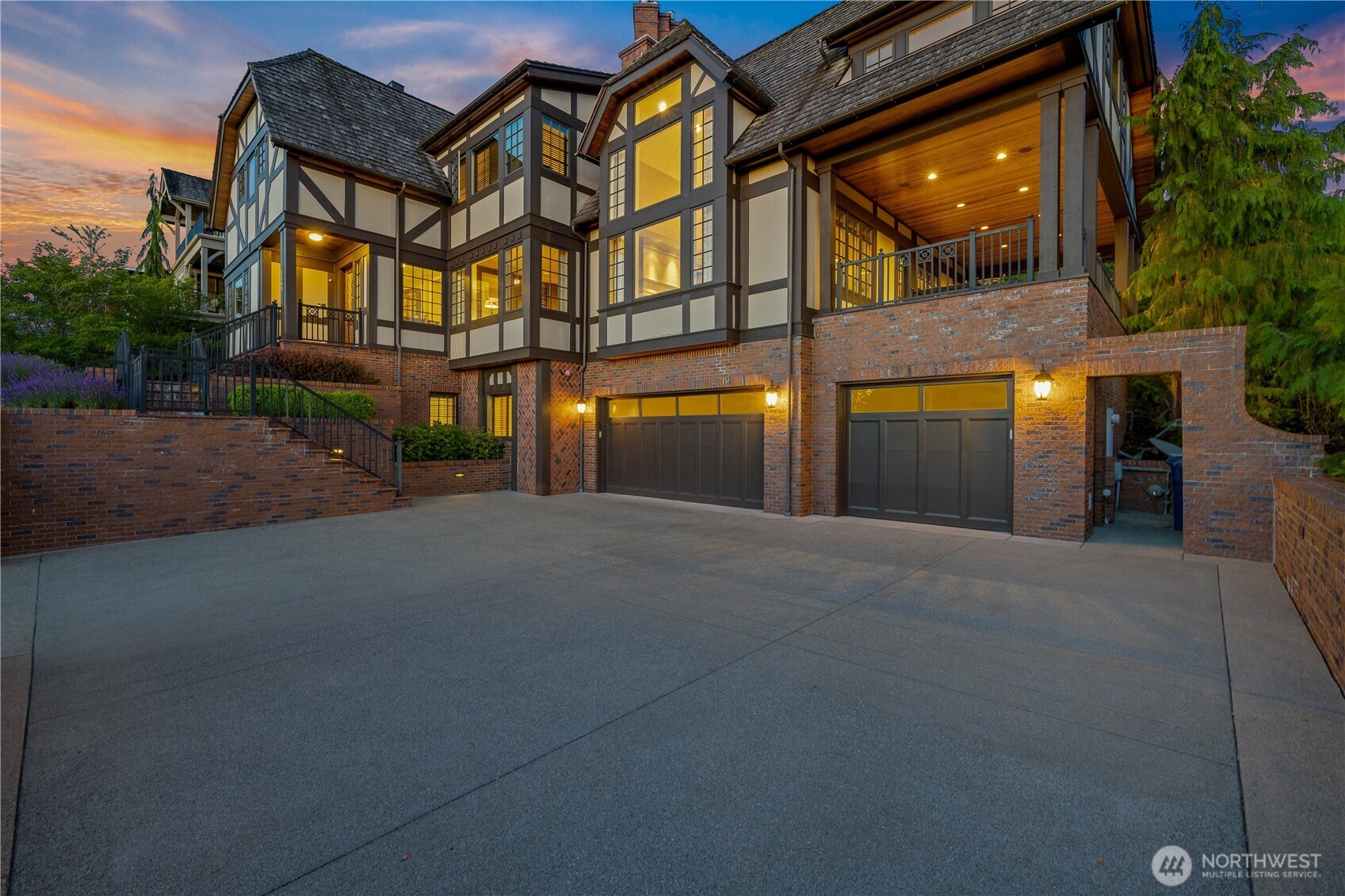 3169 NE Harrison Street , Issaquah, WA 98029