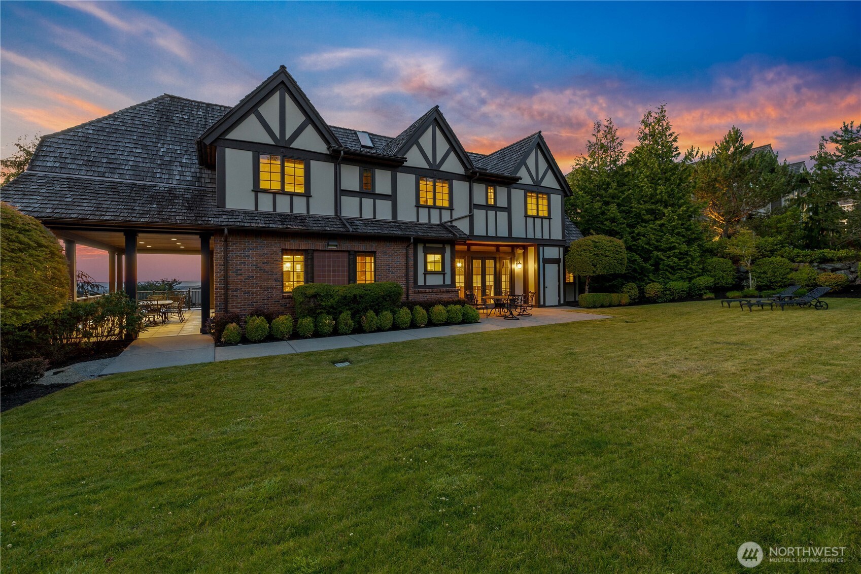 3169 NE Harrison Street , Issaquah, WA 98029