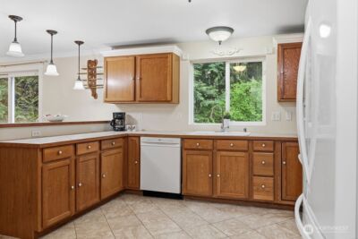 496 Pleasant Drive , Bremerton, WA 98312 - Photo 3