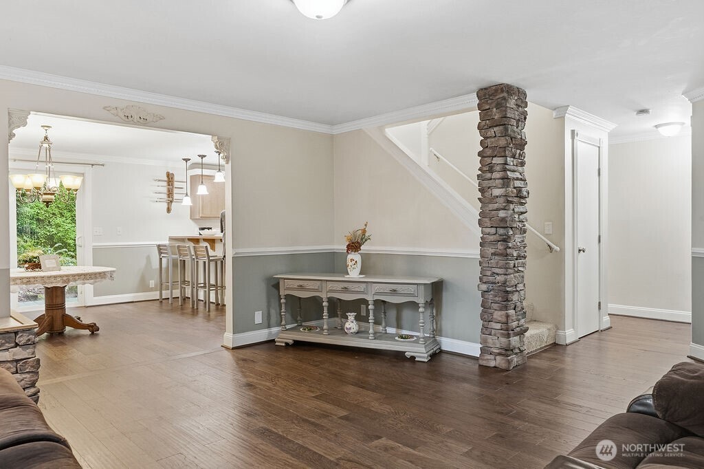 496 Pleasant Drive , Bremerton, WA 98312