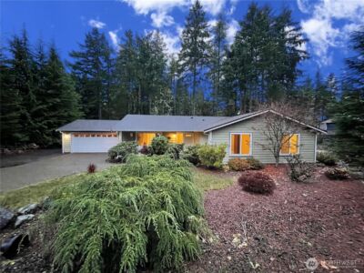 121 E Country Club Drive E, Union, WA 98592