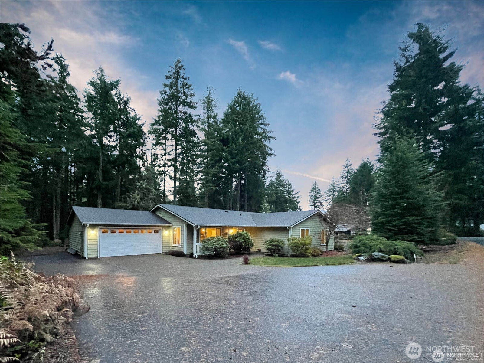 121 E Country Club Drive E, Union, WA 98592