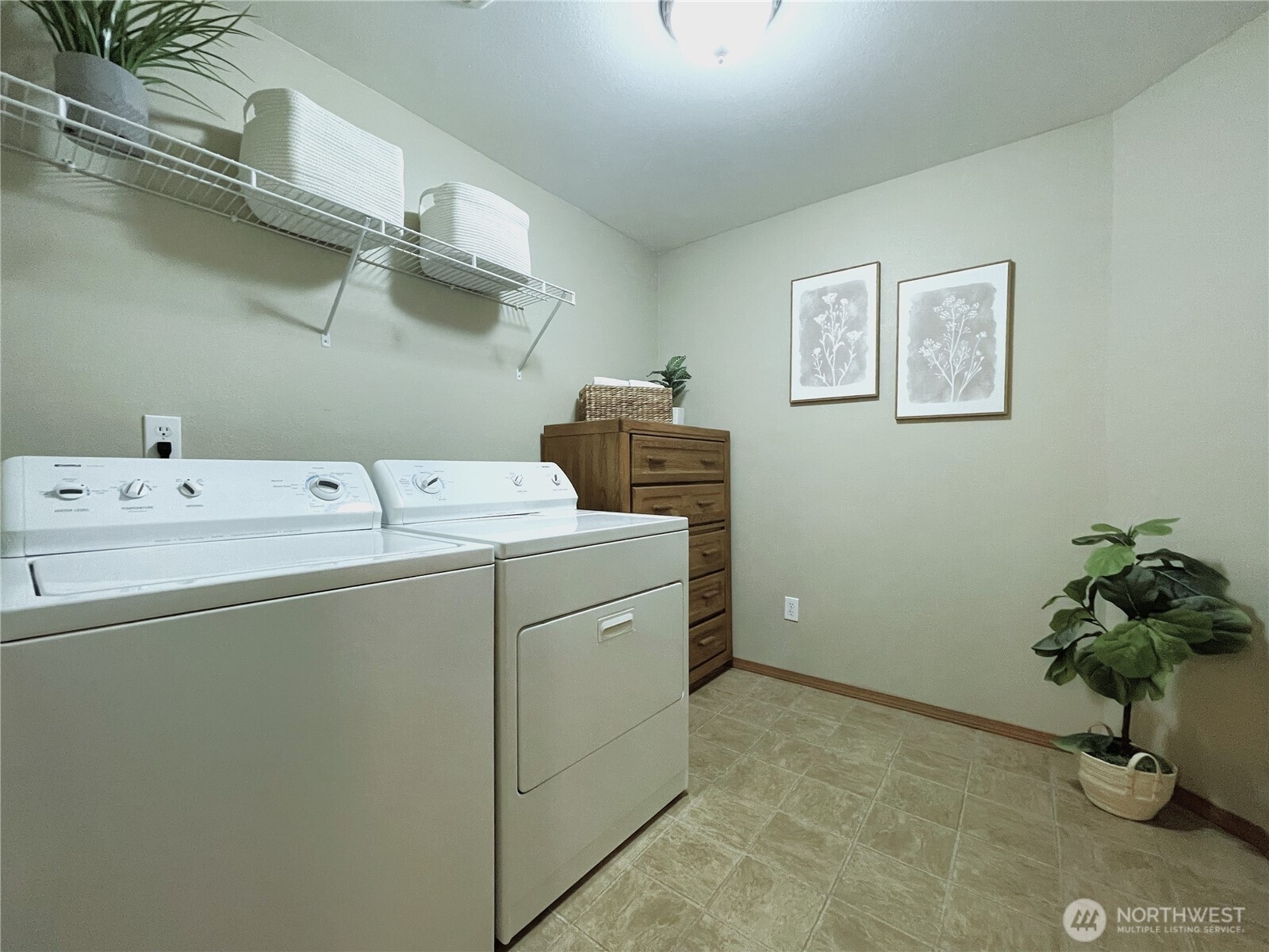121 E Country Club Drive E, Union, WA 98592