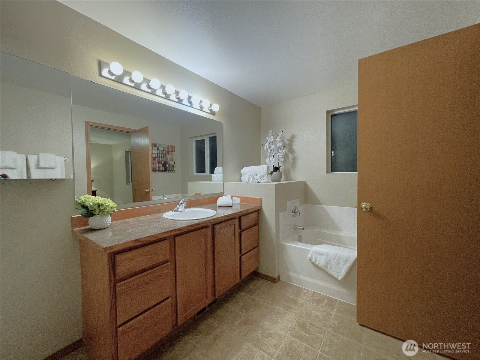 121 E Country Club Drive E, Union, WA 98592