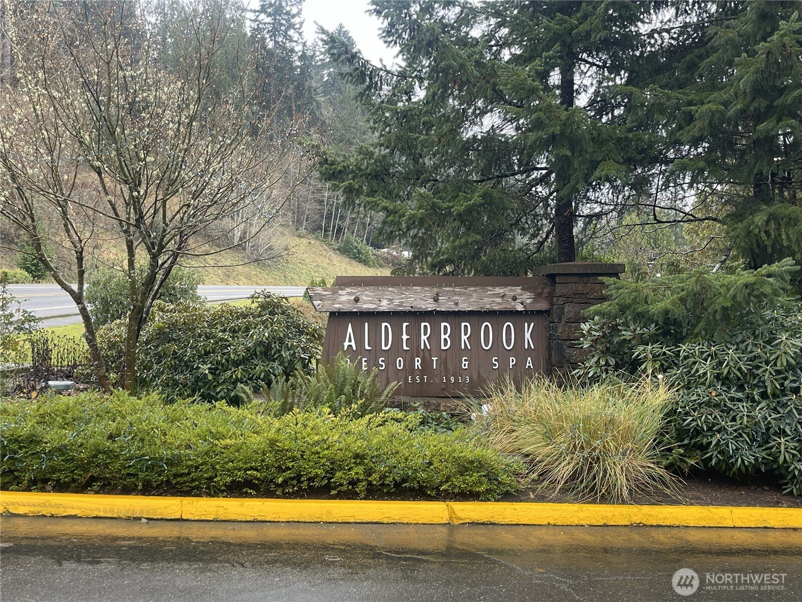 121 E Country Club Drive E, Union, WA 98592