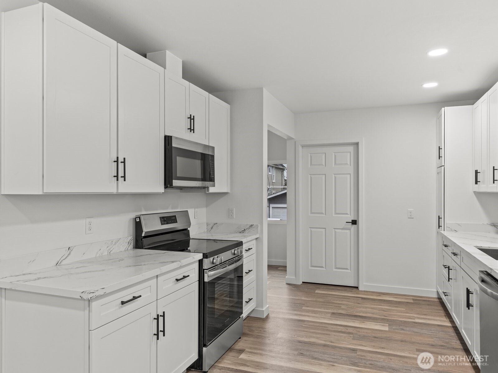 1008 N Steele Street , Tacoma, WA 98406