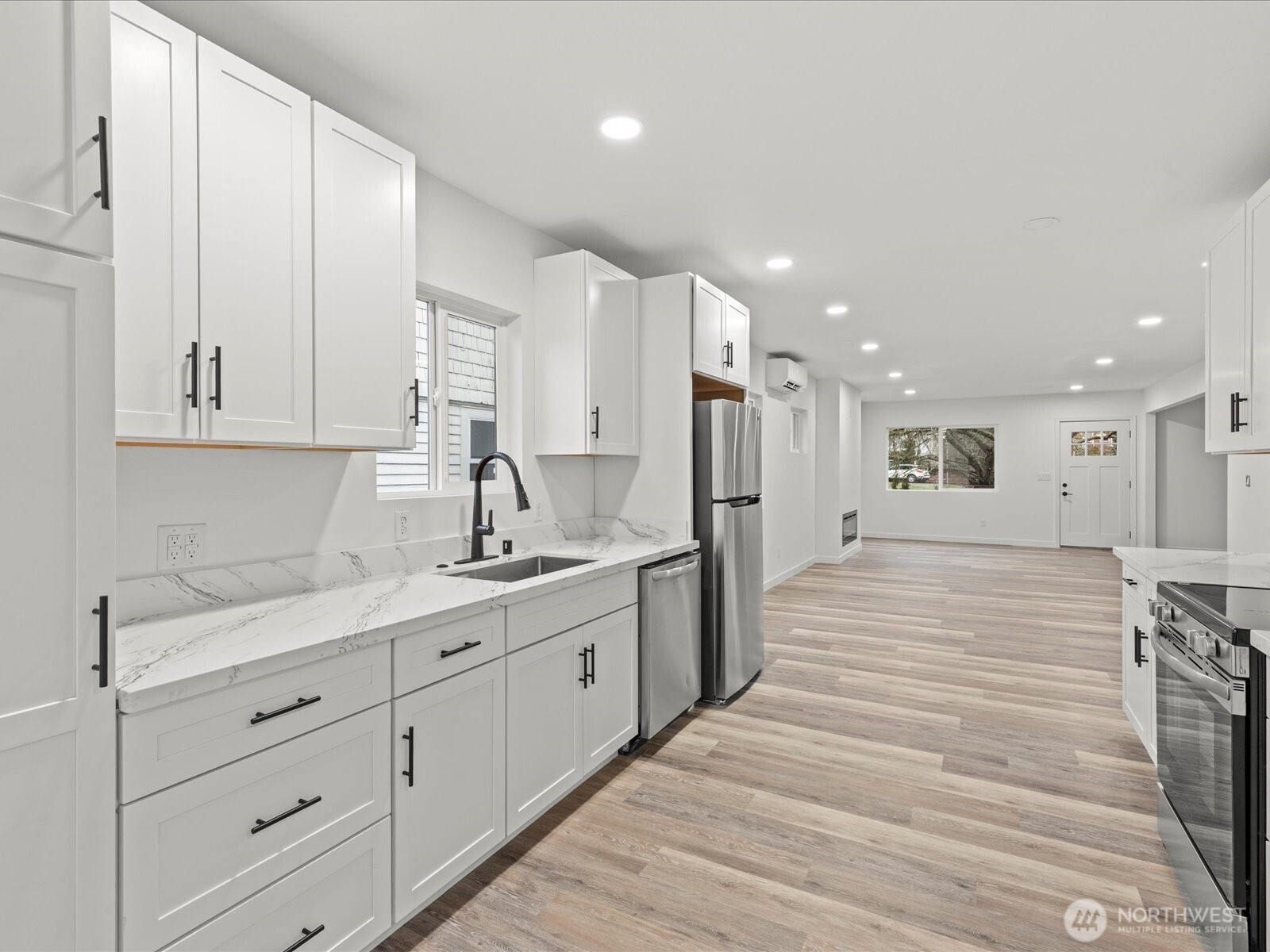 1008 N Steele Street , Tacoma, WA 98406
