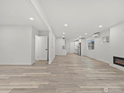 1008 N Steele Street , Tacoma, WA 98406 - Photo 4