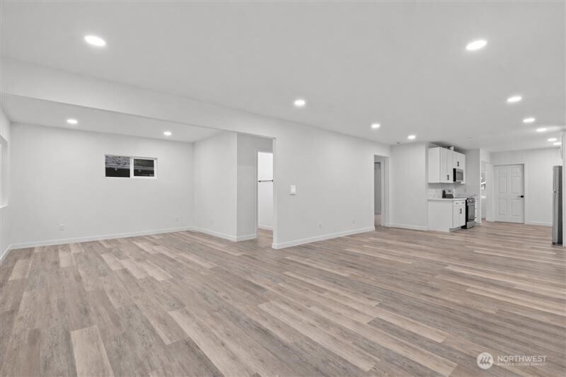 1008 N Steele Street , Tacoma, WA 98406