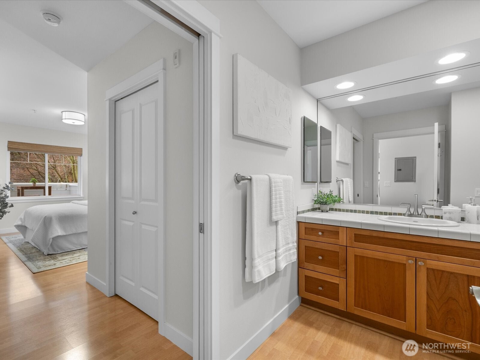 1545 NW 57th Street #202, Seattle, WA 98107
