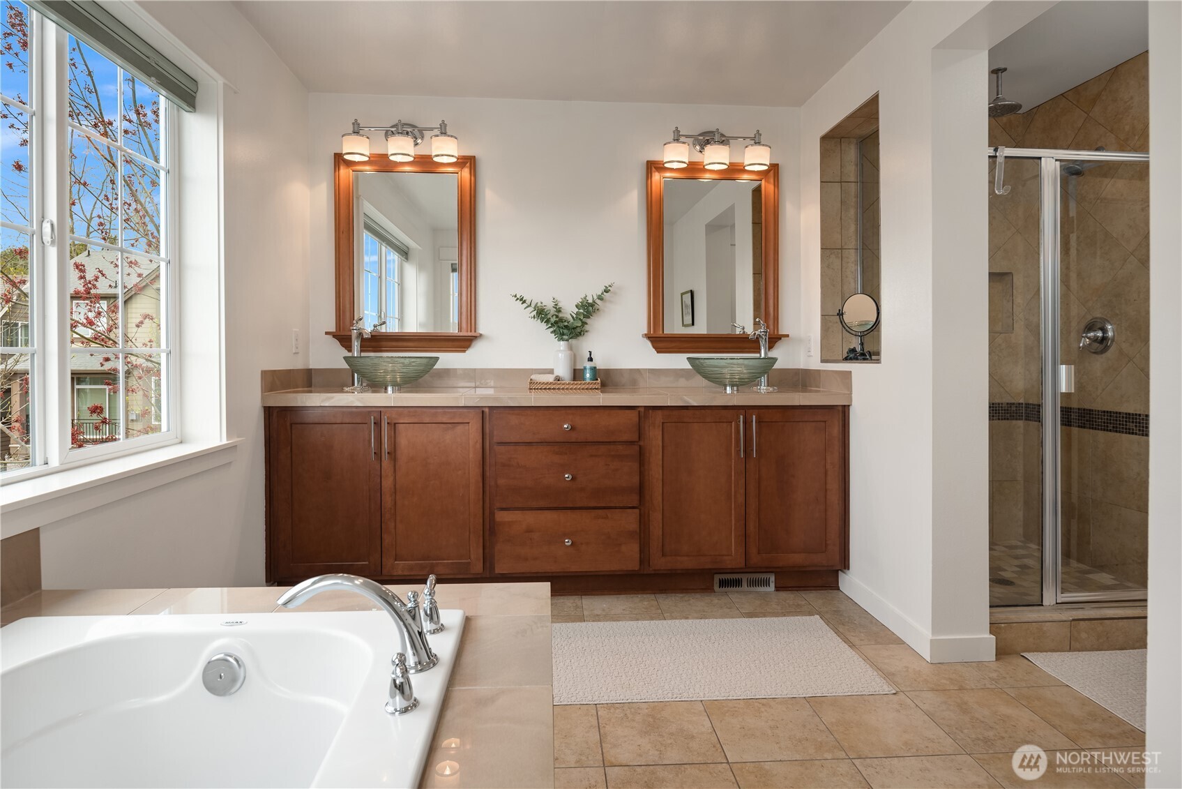 314 5th Avenue S, Kirkland, WA 98033