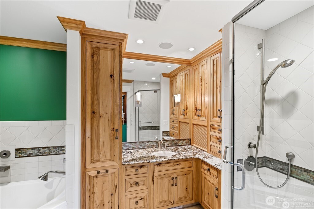 11009 317th Avenue NE, Carnation, WA 98014