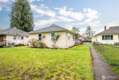 1015 17th , Longview, WA 98632