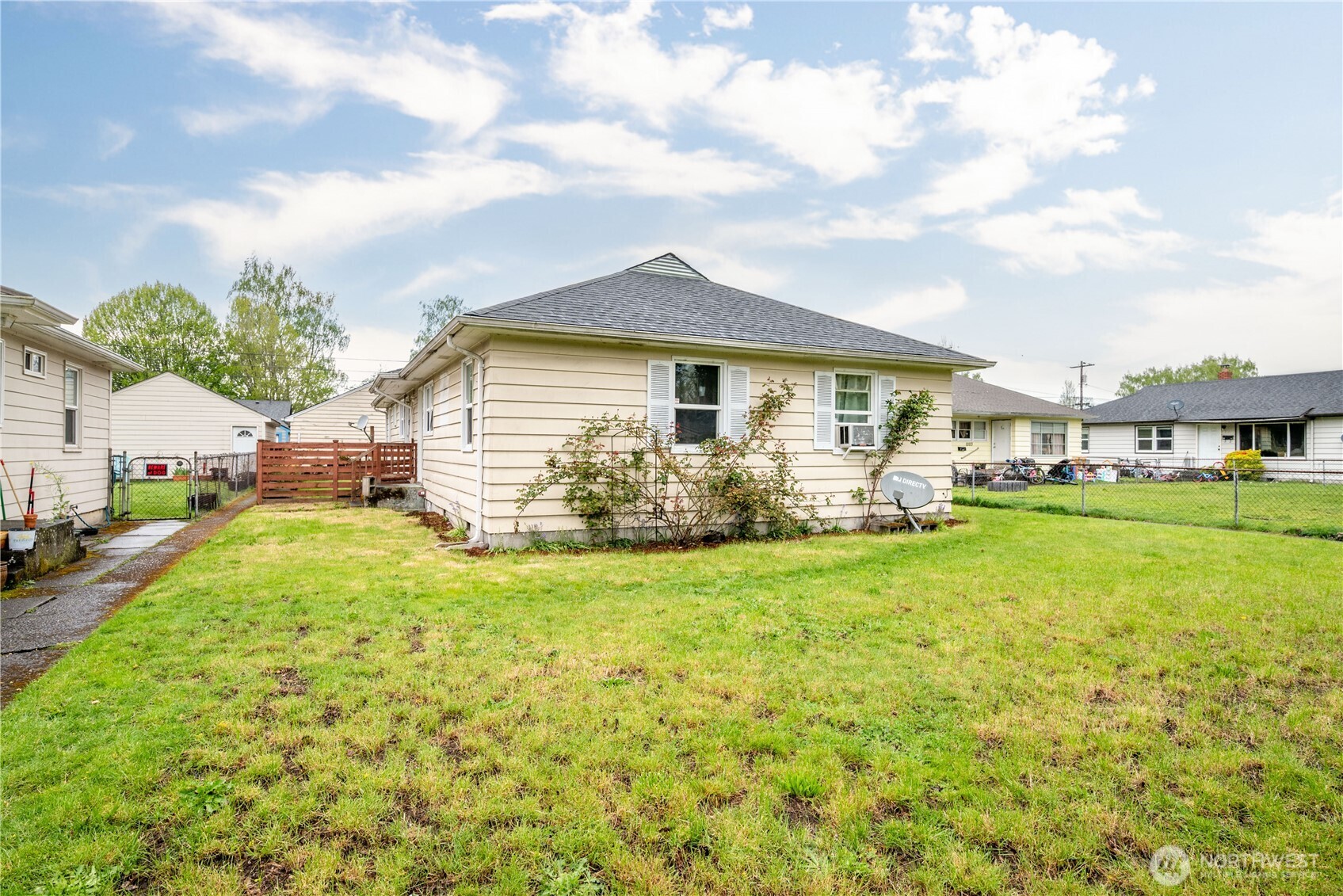 1015 17th , Longview, WA 98632