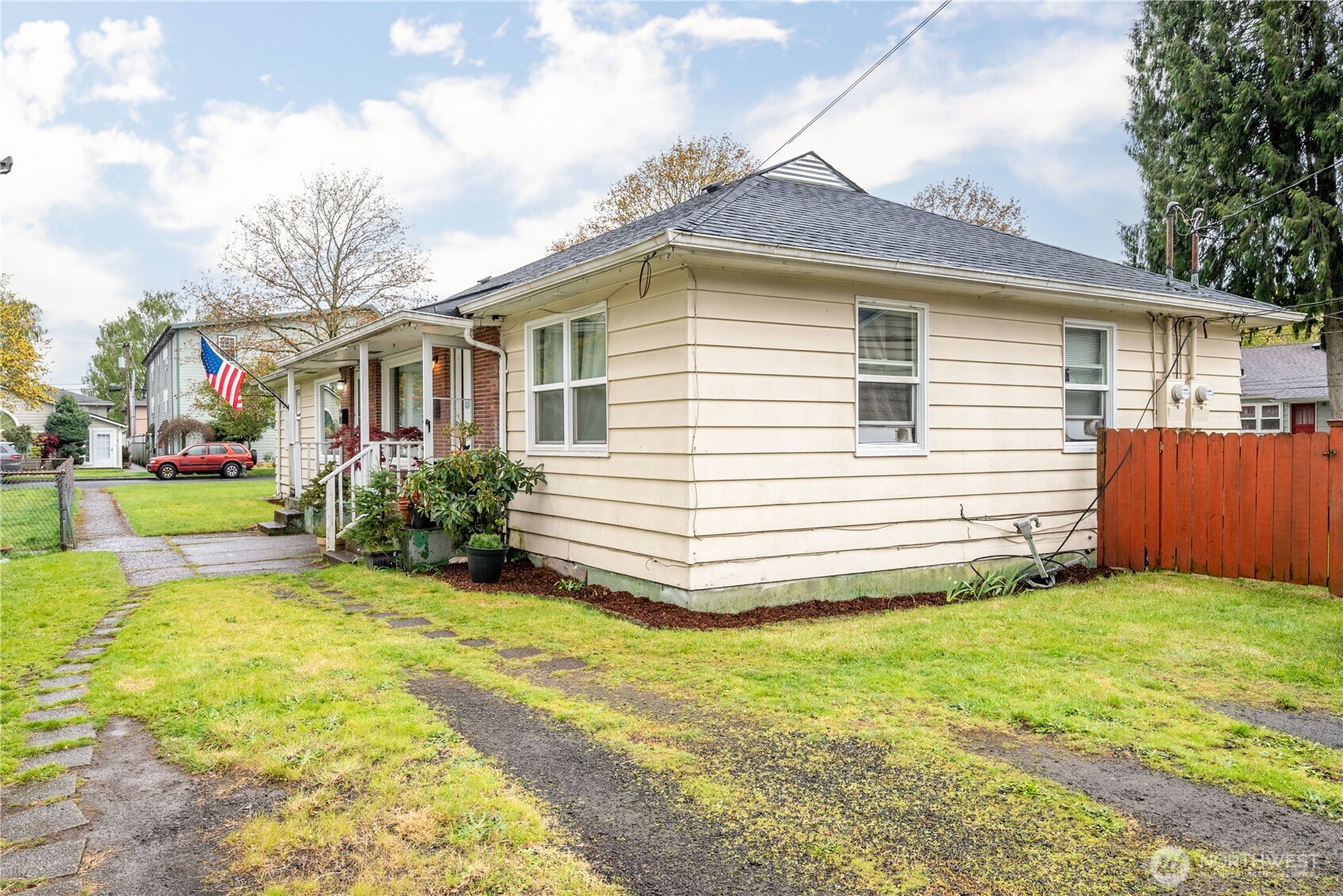 1015 17th , Longview, WA 98632
