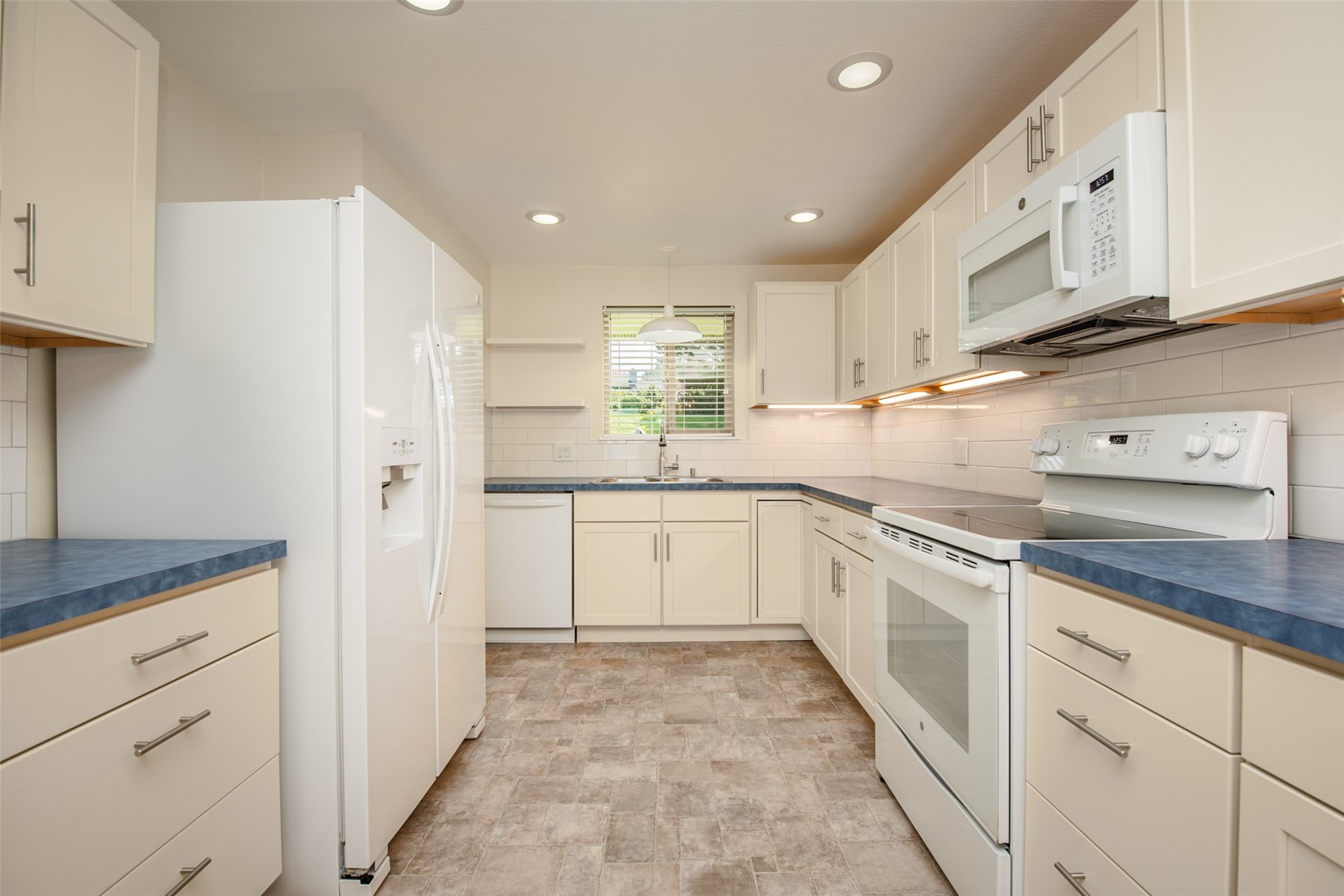 1301 S Third Avenue #5B, Sequim, WA 98382