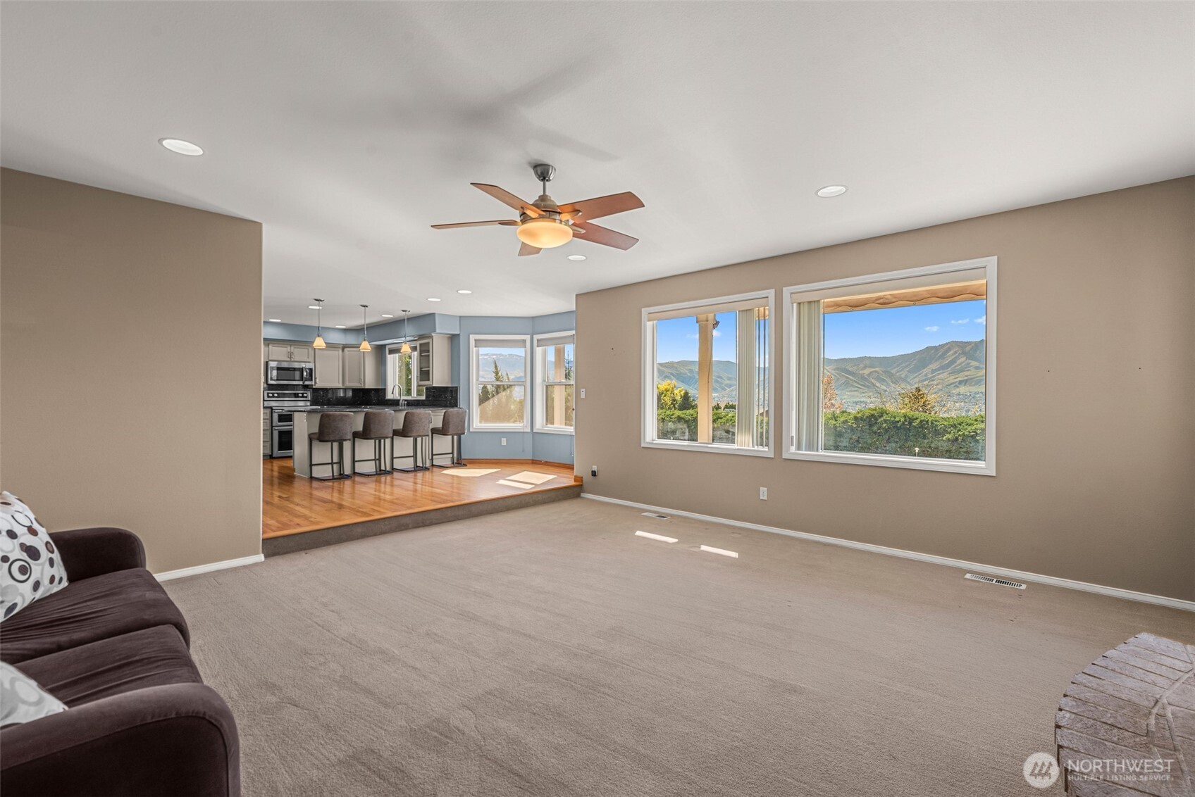 2205 N Devon Avenue , East Wenatchee, WA 98802