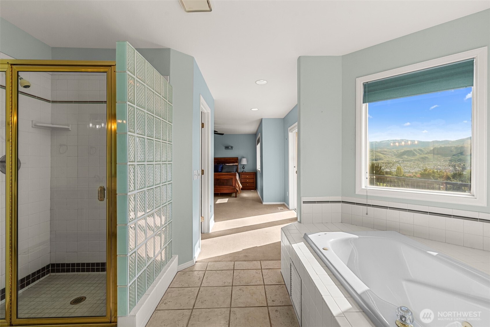 2205 N Devon Avenue , East Wenatchee, WA 98802