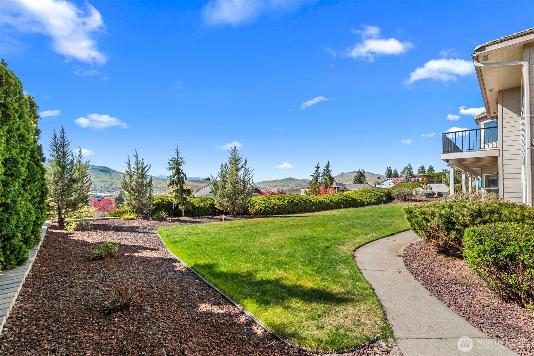 2205 N Devon Avenue , East Wenatchee, WA 98802