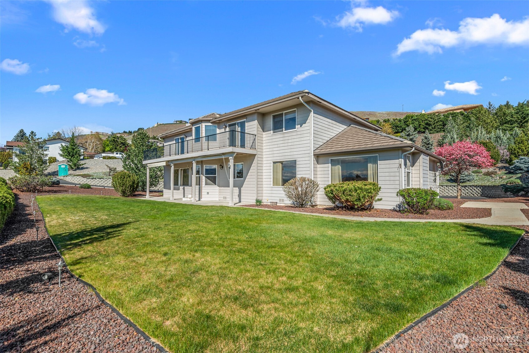 2205 N Devon Avenue , East Wenatchee, WA 98802