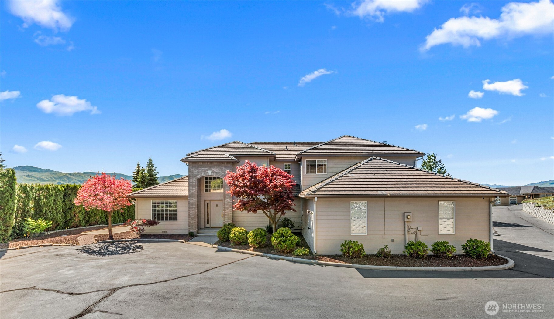 2205 N Devon Avenue , East Wenatchee, WA 98802