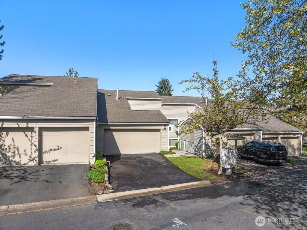 15662 NE 70th Court , Redmond, WA 98052