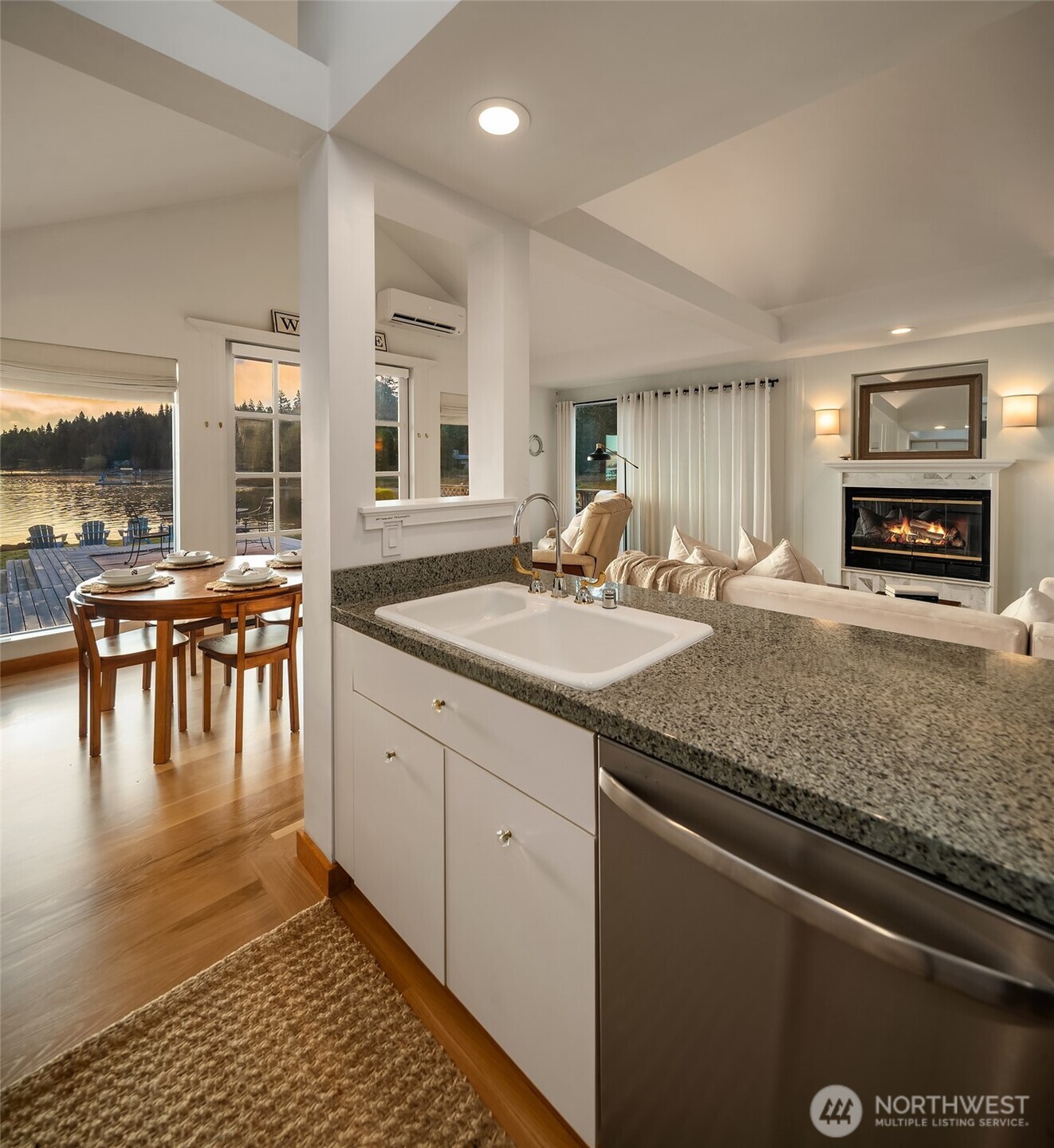 6731 E State Route 106 , Union, WA 98592