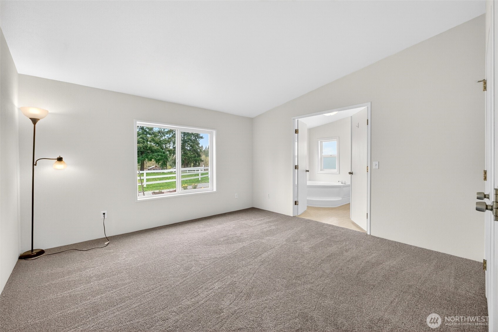 41419 94th Avenue E, Eatonville, WA 98328