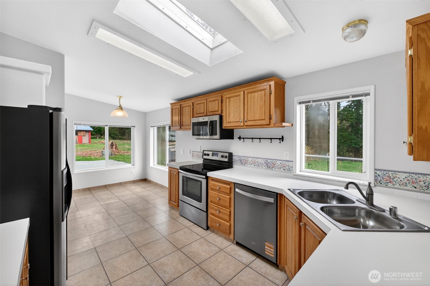 41419 94th Avenue E, Eatonville, WA 98328