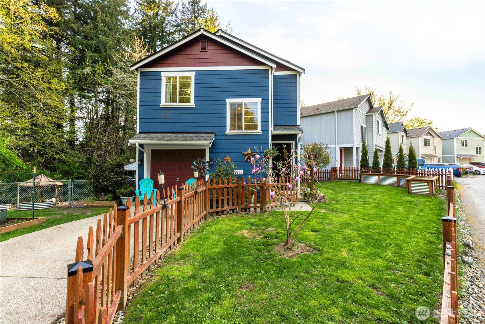 2058 NE Green Glen Lane , Bremerton, WA 98311