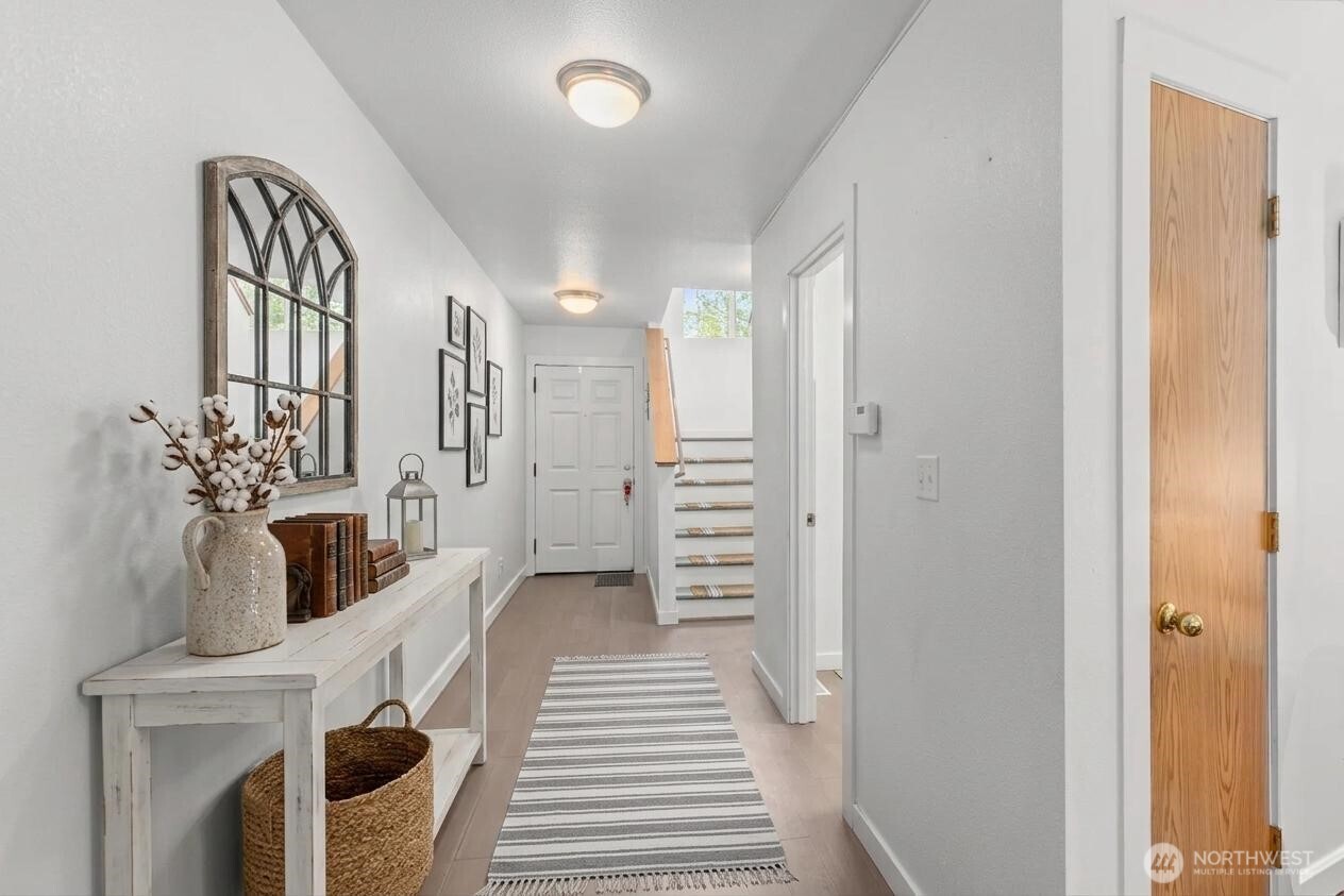 2058 NE Green Glen Lane , Bremerton, WA 98311