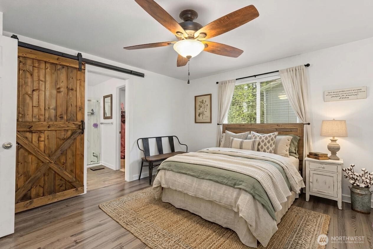 2058 NE Green Glen Lane , Bremerton, WA 98311