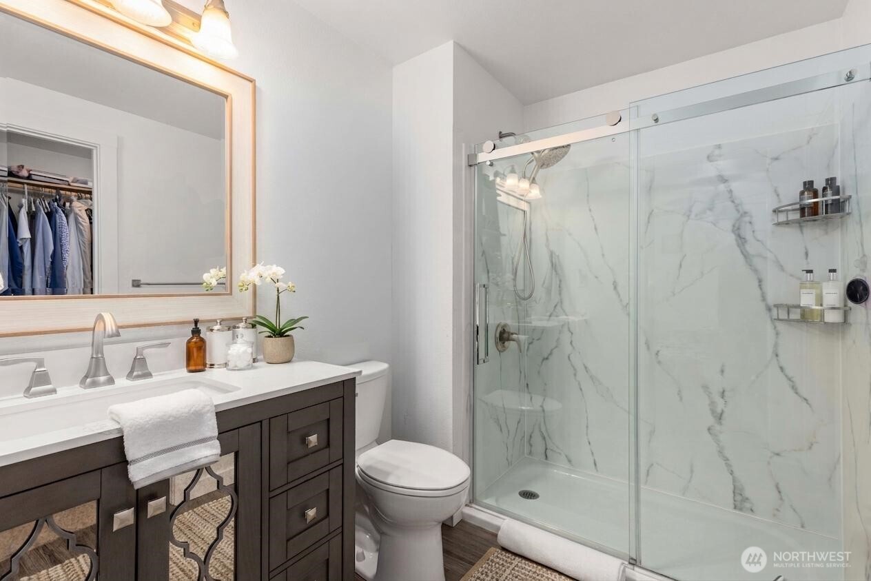 2058 NE Green Glen Lane , Bremerton, WA 98311