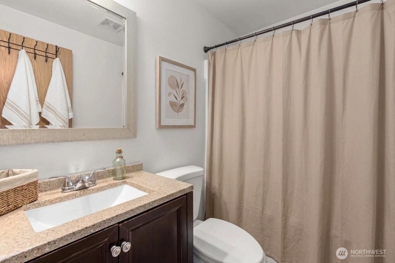 2058 NE Green Glen Lane , Bremerton, WA 98311