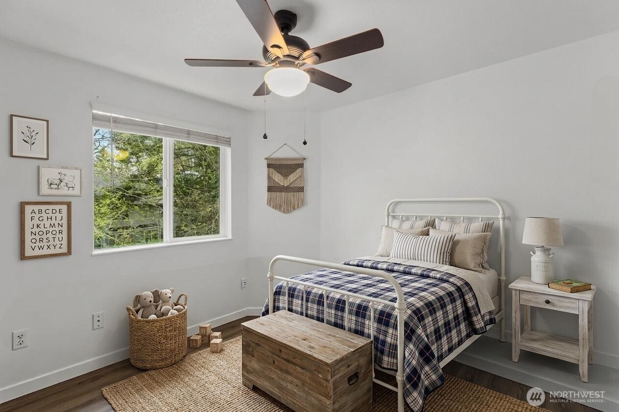 2058 NE Green Glen Lane , Bremerton, WA 98311
