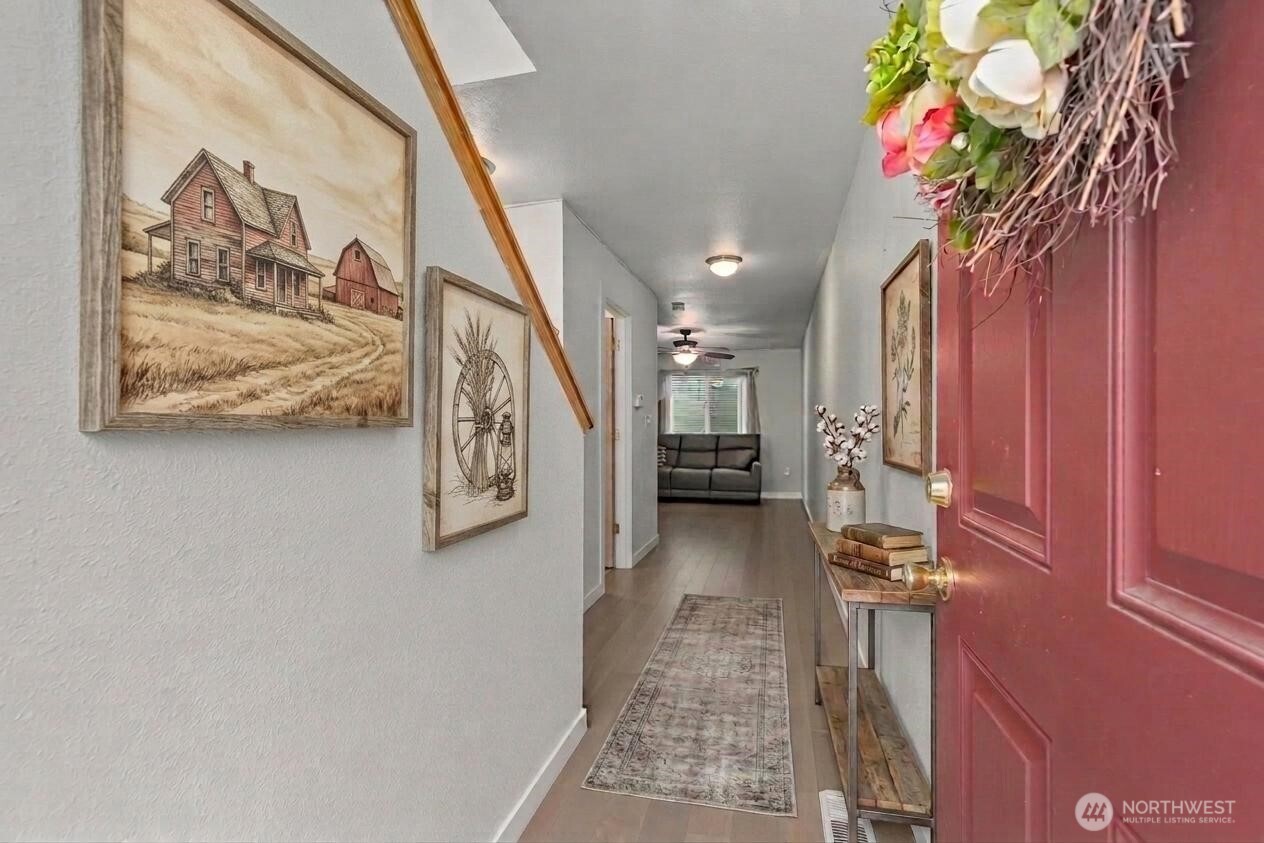 2058 NE Green Glen Lane , Bremerton, WA 98311